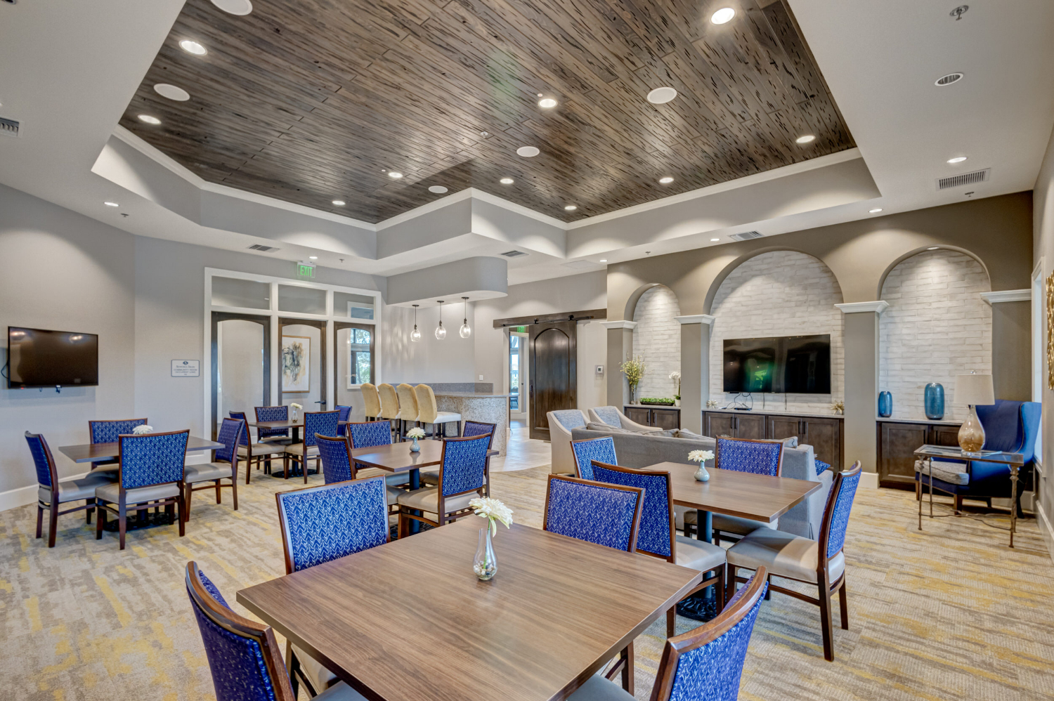 Gallery Image 104_11_5d1a6280