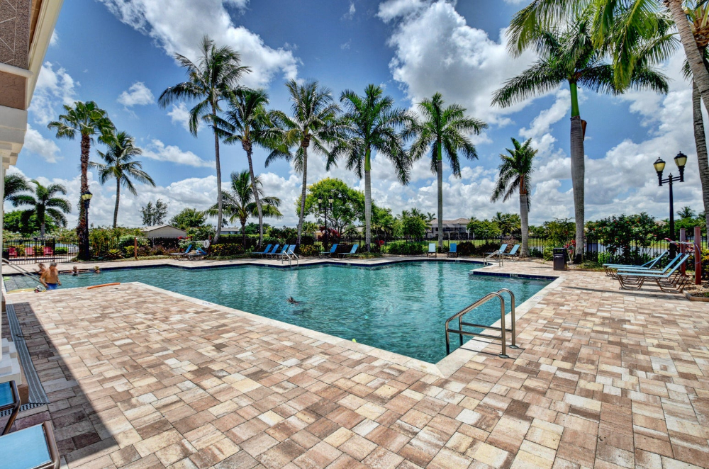 Gallery Image Isles at wellington pool