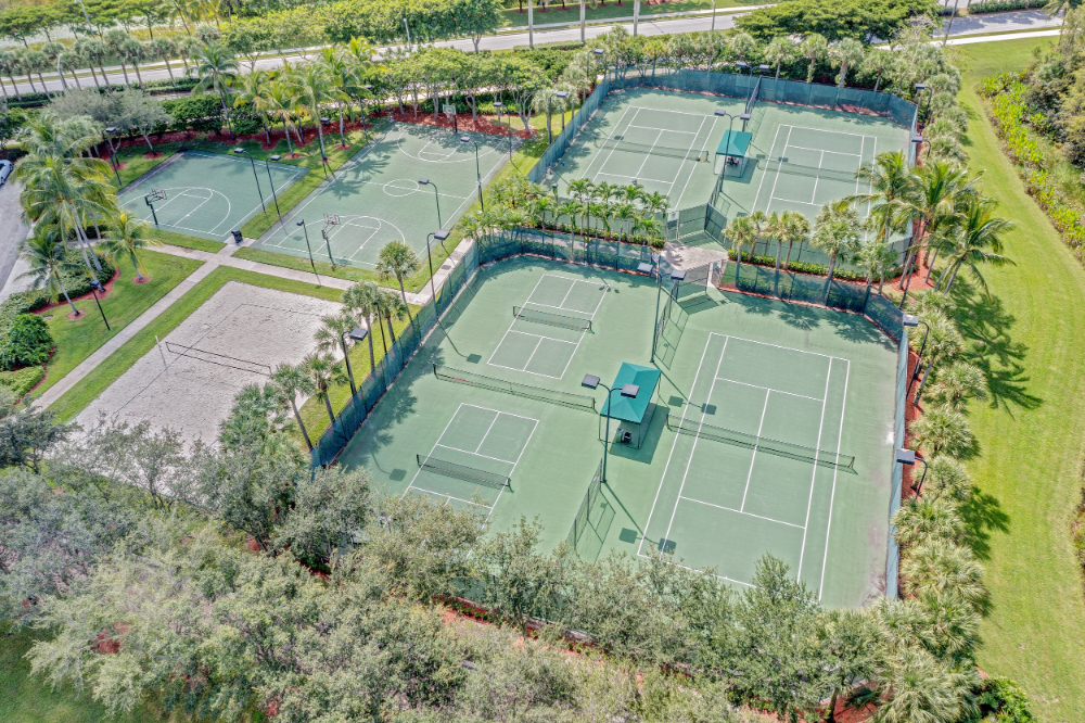 Gallery Image Pickleball Courts 1