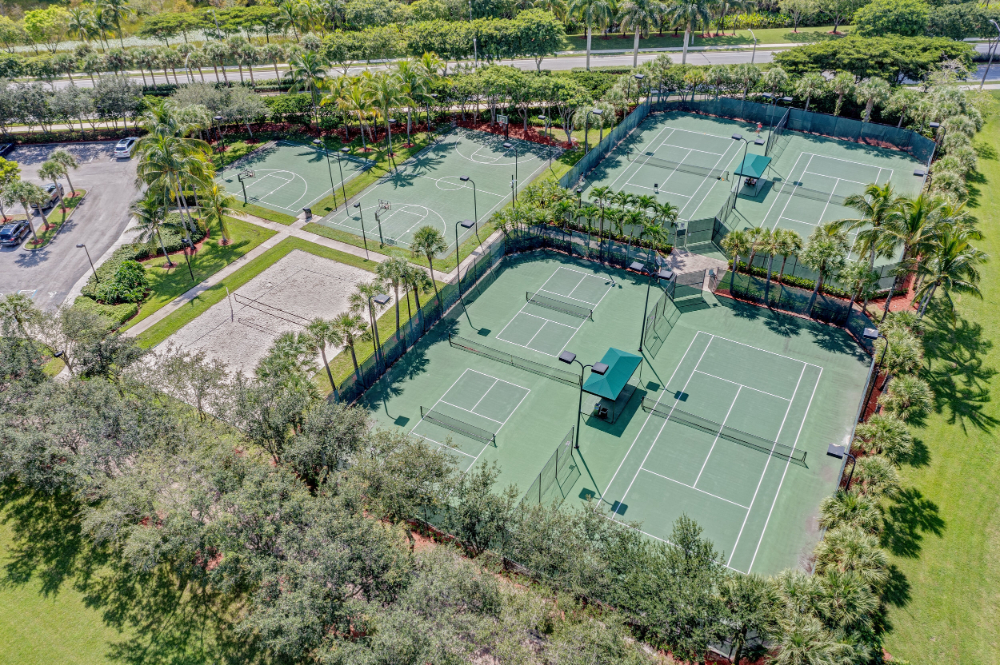Gallery Image Tennis Court 1